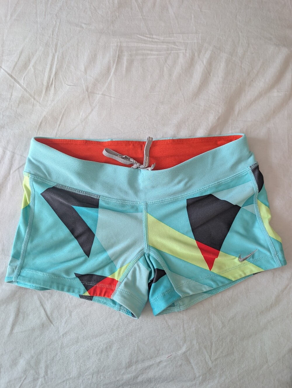 NWOT Nike dri-fit running / workout / yoga / biking shorts